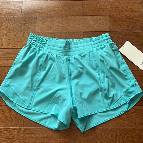 🔥LULULEMON HIGH RISE HOTTY HOT SHORT 4”-ELECTRIC TURQUOISE-6/10🔥 - Picture 5 of 11